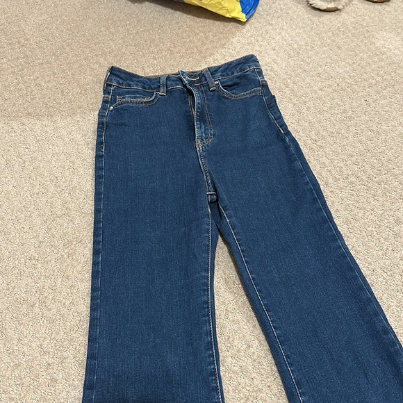 Forever 21 Flared Jeans Dark Denim Mid Rise - Picture 2 of 4